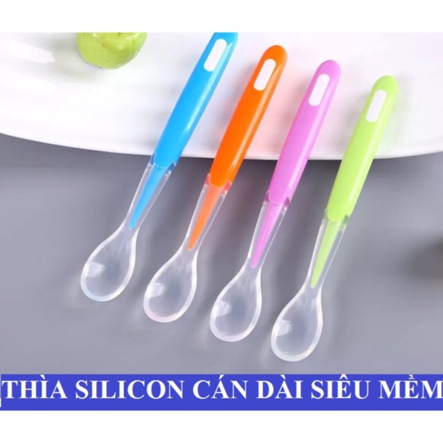 Thìa ăn dặm silicon cán dài siêu mềm cho bé