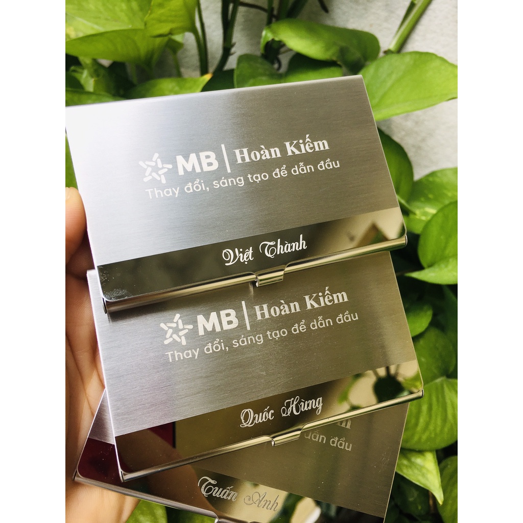 VÍ ĐỰNG DANH THIẾP KHẮC LOGO NGÂN HÀNG MB BANK THEO YÊU CẦU.