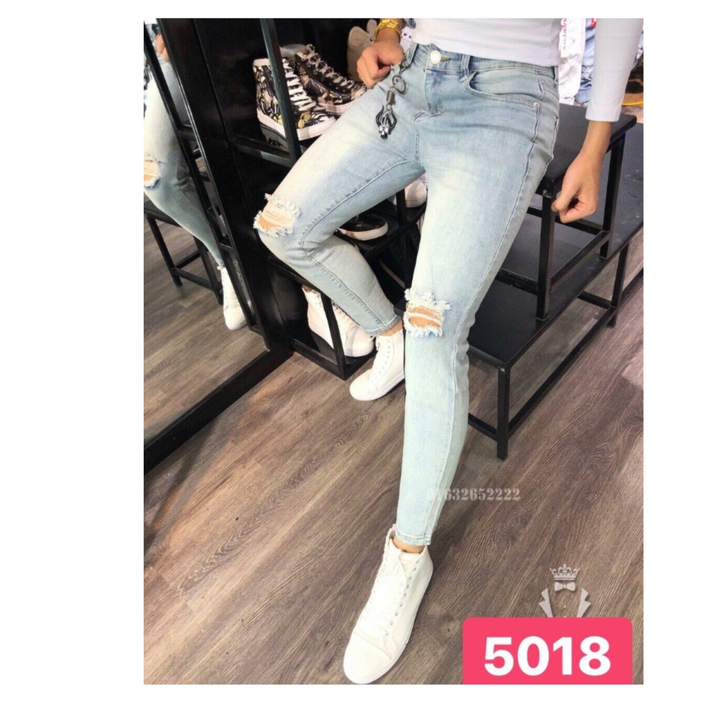 quần jean nam rách gối màu xanh nhạt bạc 5018