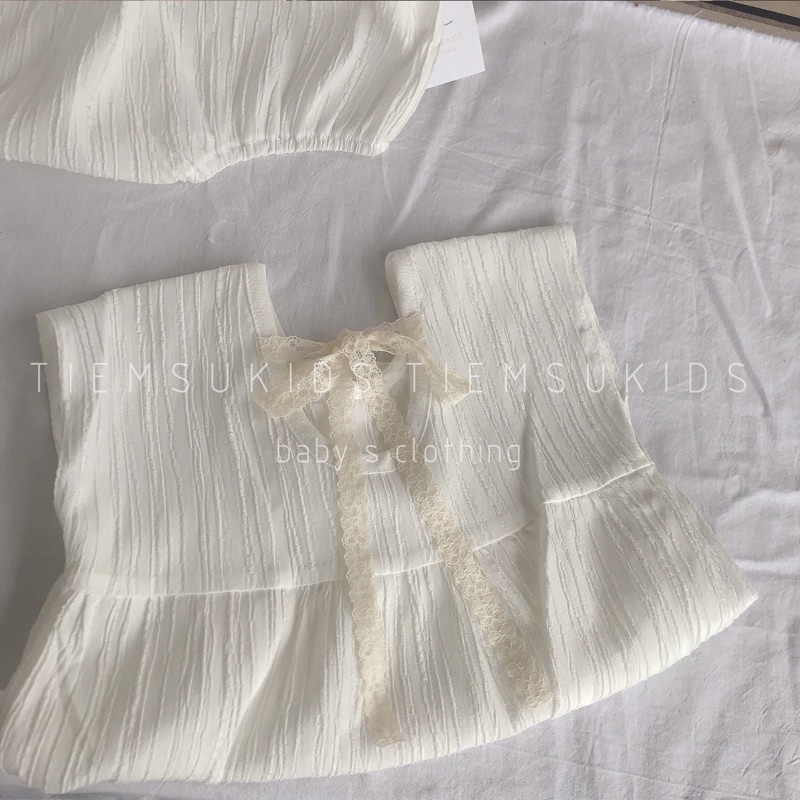 HÀNG THIẾT KẾ - Suit cổ nơ sau vai chờm kiểu dáng rộng kèm mũ cho bé gái