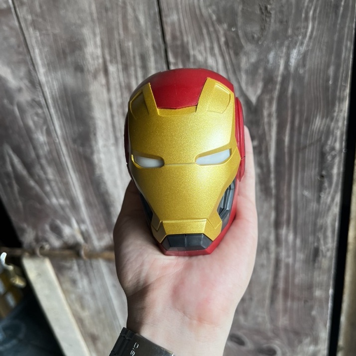 Loa Bluetooh Iron Man Cầm Tay, Nghe Nhạc Cực Hay, Mắt Có Đèn Led, Gắn Thẻ Nhớ