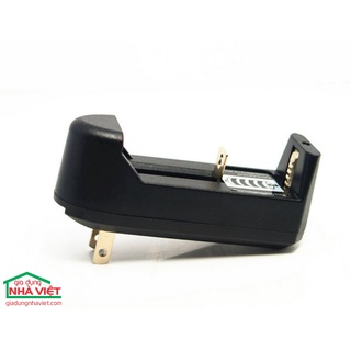 Sạc pin 1865 có đèn báo sạc