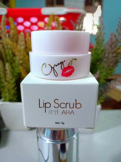 Ủ môi lip scrub