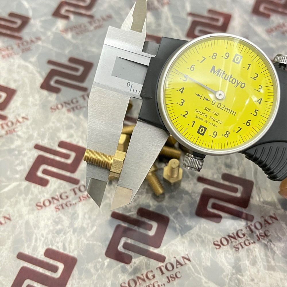 Ốc vít M5 x 14mm ren ngoài bằng đồng rãnh xiết lỗ ren trong cố định tấm treo