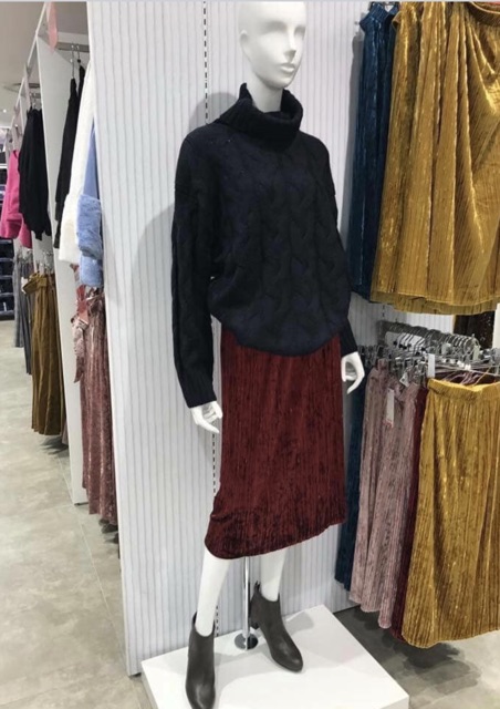 *Chân váy nhung xếp ly Gu*