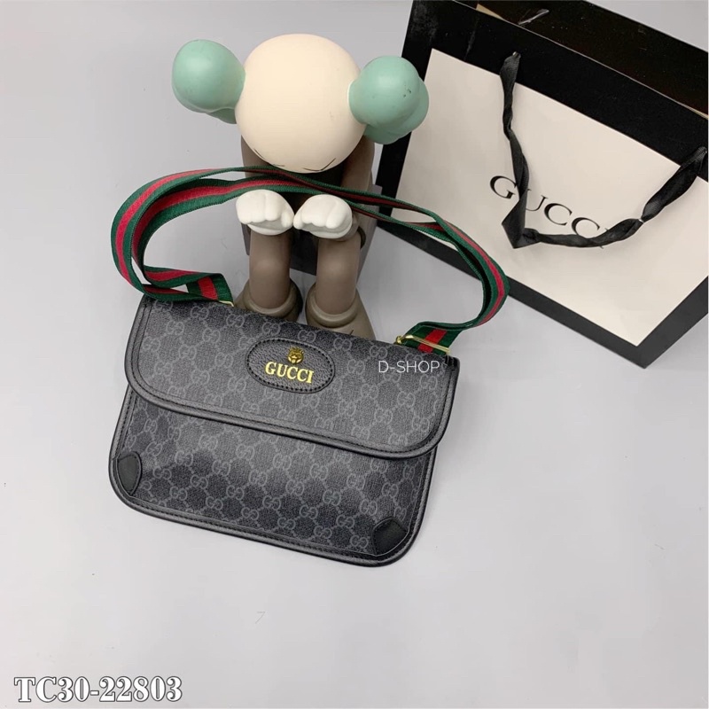 Túi Đeo Chéo Nam Nữ Da Dập Vân Chữ Monogram Xích Chéo Khoá Nam Châm/ Dây Vạch Màu Cao Cấp TC09P