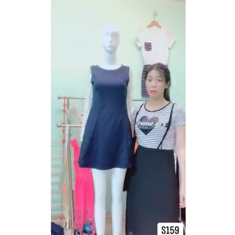 đầm xoè màu xanh đen phối tay ren trắng. S159