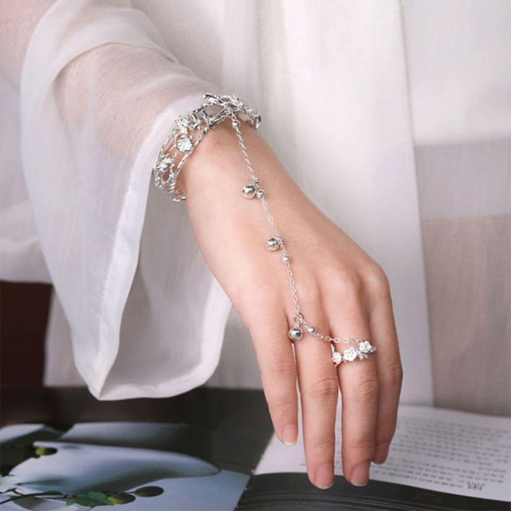 Vòng Đeo Tay Kèm Nhẫn Hình Bướm Có Thể Điều Chỉnh Kích Thước
