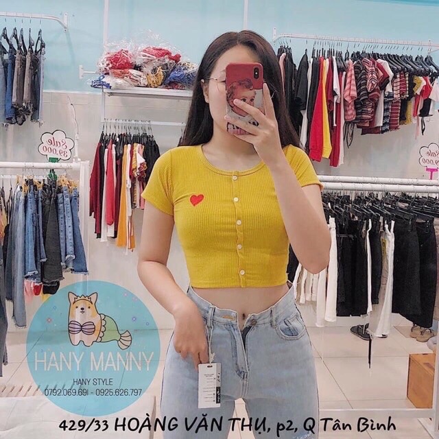 Áo thun gân thêu tim phối nút ( loại nút giả)