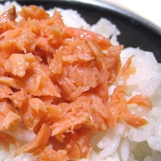 Ruốc cá hồi Maruha Nhật Bản, cặp 2 lọ