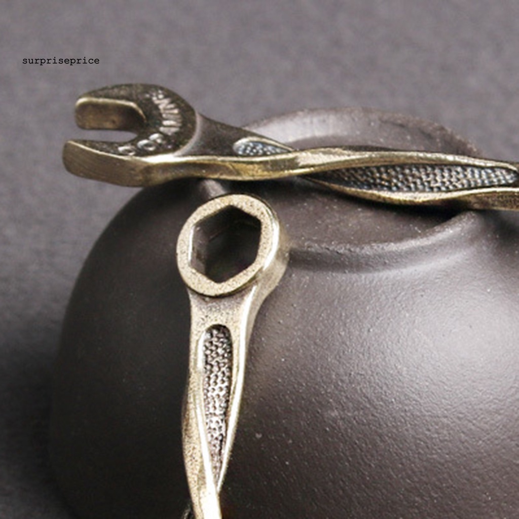 Móc Khóa Hình Cờ Lê Bằng Đồng Thau Mang Đi Tiện Dụng Phong Cách Retro Cho Nam