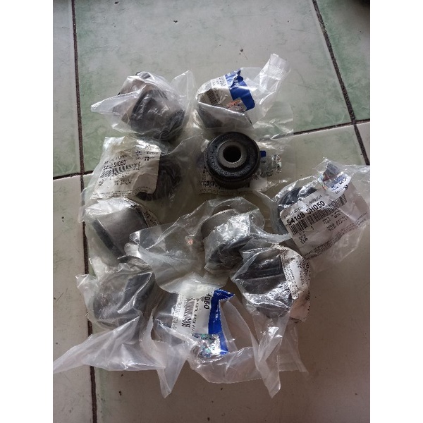 Cao su ắc nhíp huydai