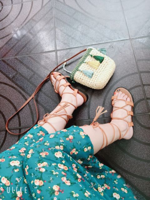 Dép Sandal Boho Cột Dây Chiến Binh Tua Rua