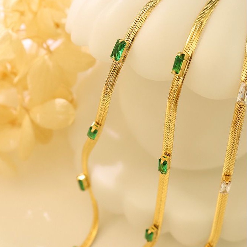 Dây Chuyền Thép Titan Đính Đá Zircon Ngọc Lục Bảo Phong Cách Âu Mỹ Sang Trọng