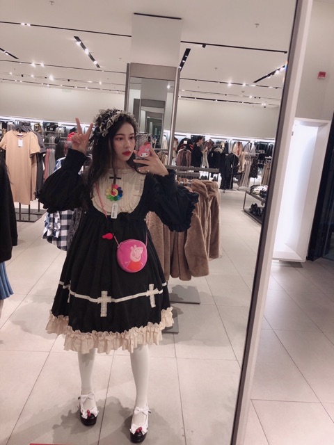 Giày lolita Nhật Bản hoa văn dâu tây phối chuông nhỏ