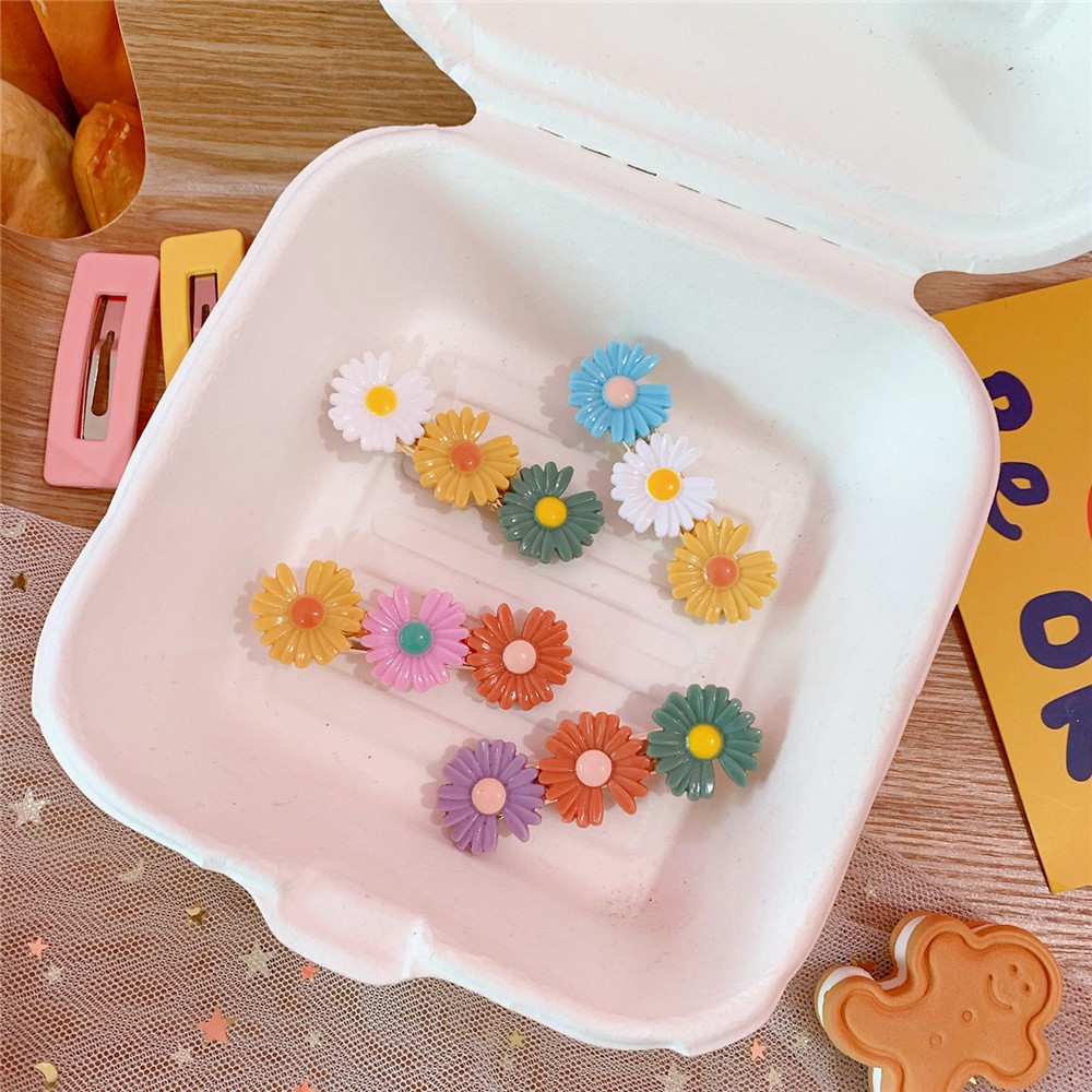 Charm hoa cúc cánh khuyết làm kẹp tóc
