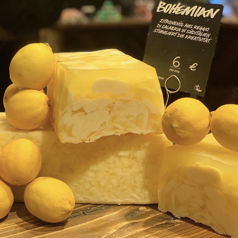 Bánh xà phòng LUSH - Bohemian Soap | BigBuy360 - bigbuy360.vn