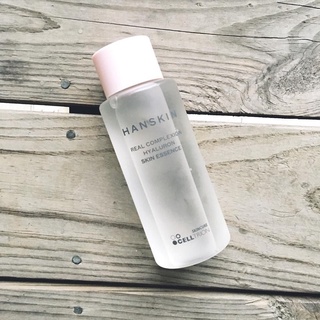TINH CHẤT SIÊU CẤP ẨM HANSKIN REAL COMPLEXION HYALURON SKIN ESSENCE 300ml