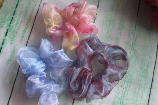 Scrunchies cột tóc von hologram