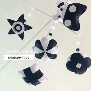 Treo nôi đen trắng kích thích thị giác
