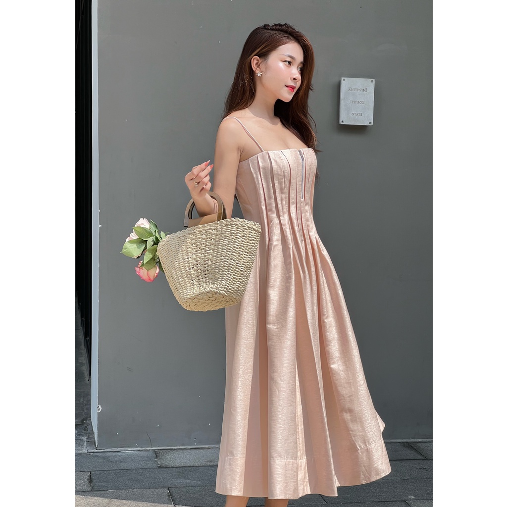 Đầm 2 dây ly ngực kem/ đen Joven