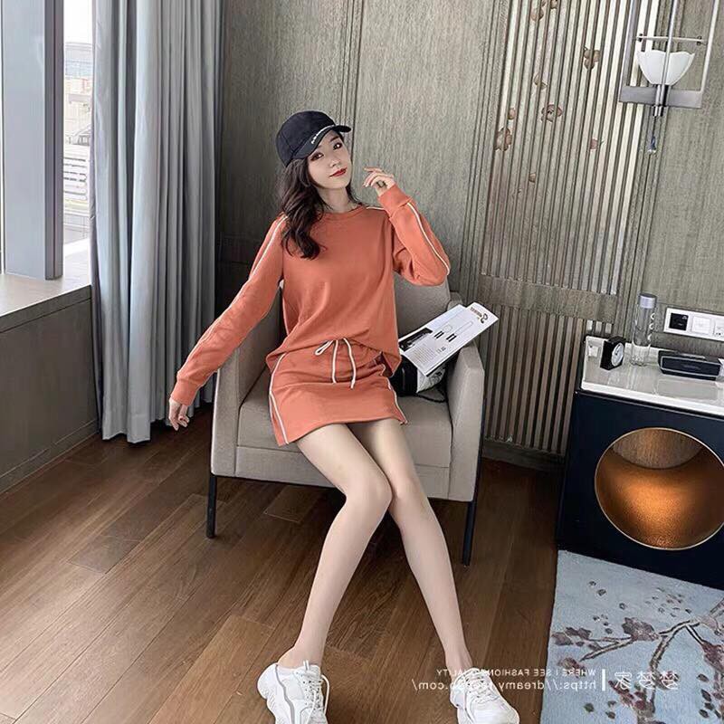 Set áo thể thao kèm váy