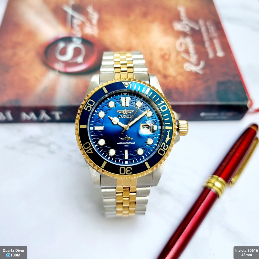 Đồng Hồ Nam Invicta Diver 30616 Pin Dây Sắt Demi Gold Mặt Xanh