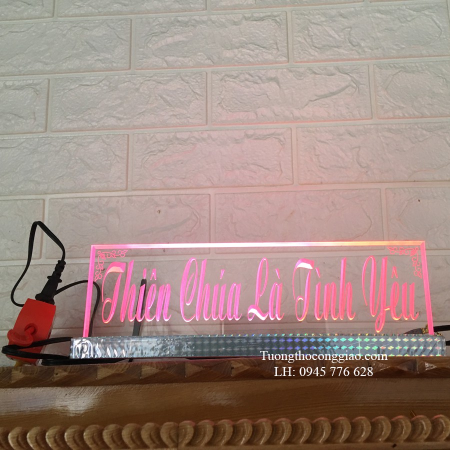 Chữ điện Thiên Chúa là tình yêu