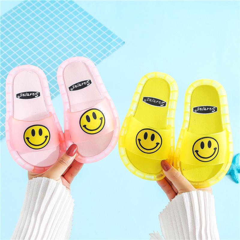 Dép có đèn LED phát sáng cho bé trai, bé gái hình ngộ nghĩnh đáng yêu, chất liệu cao cấp chống trơn trượt Master Kids