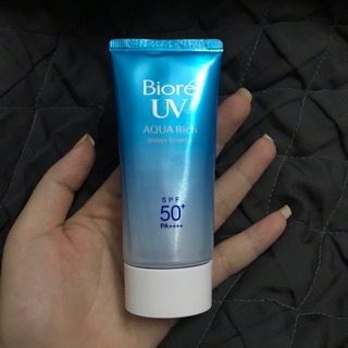 Kem chống nắng Biore UV Aqua Rich