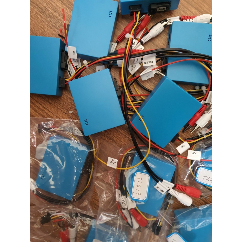 MẶT DƯỠNG LẮP MÀN HÌNH ANDROID CHO XE FORD FIESTA 2009-2017 KÈM JACK NGUỒN