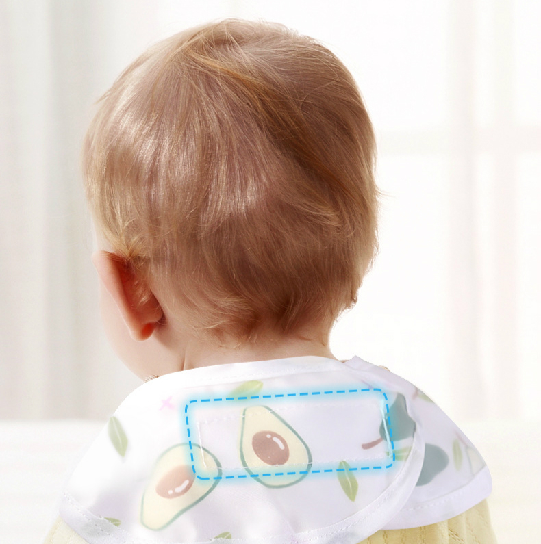 Yếm ăn chống thấm in hình dễ thương cho bé