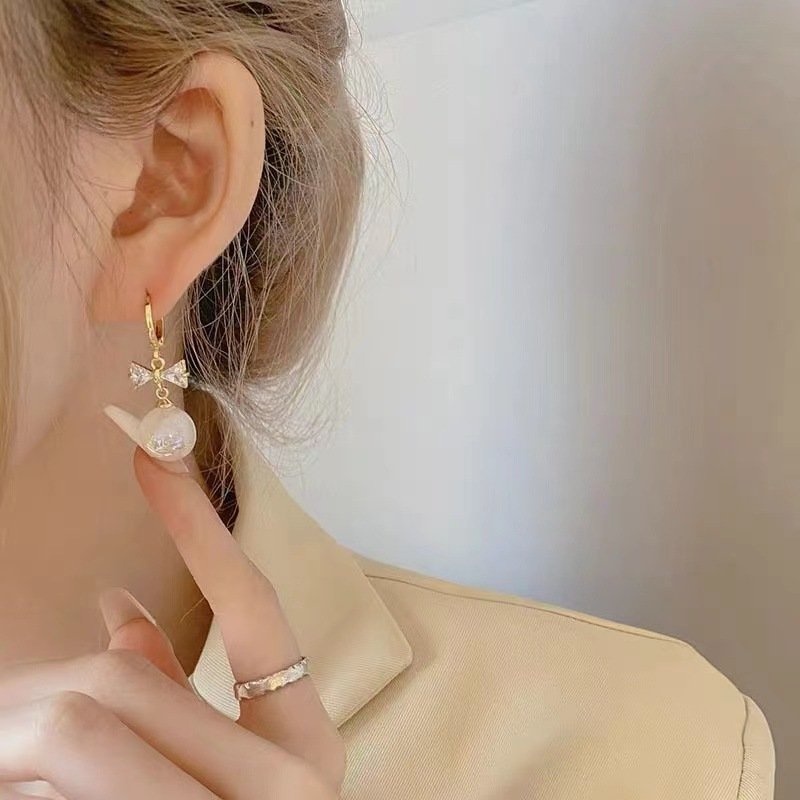 Bông tai ngọc trai nhân tạo hình nơ đính đá pha lê phong cách hiện đại Mely H99