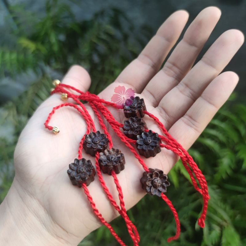 Chỉ đỏ may mắn, vòng tay chỉ đỏ mix Sen | BigBuy360 - bigbuy360.vn