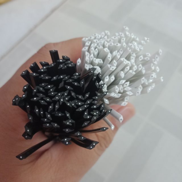 Hoa ruy băng. Nẹp định hình mũi.