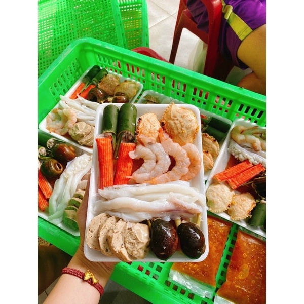 Set lẩu hải sản kèm nước cốt lẩu