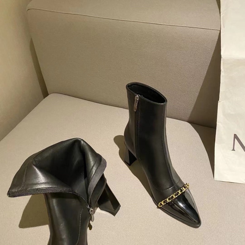 Bốt boot lửng viền xích ngang gót nhọn fullbox hàng quảng châu cao cấp | BigBuy360 - bigbuy360.vn