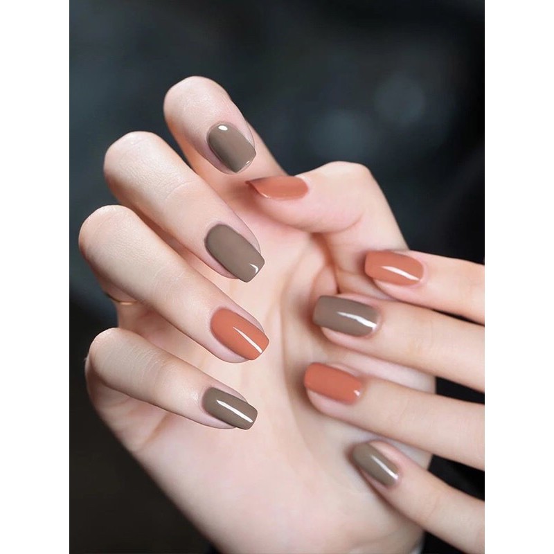 Sơn móng NHC chai to. Nước sơn bám bền, mịn bóng.