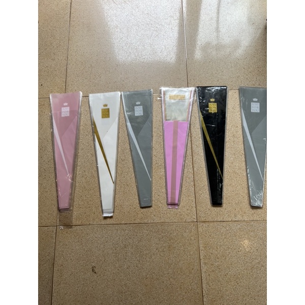 Sale nhanh 200 giấy gói hoa 1 bông