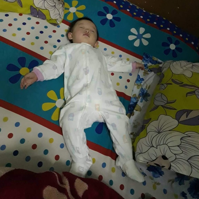 Body liền tất nỉ carter cho bé