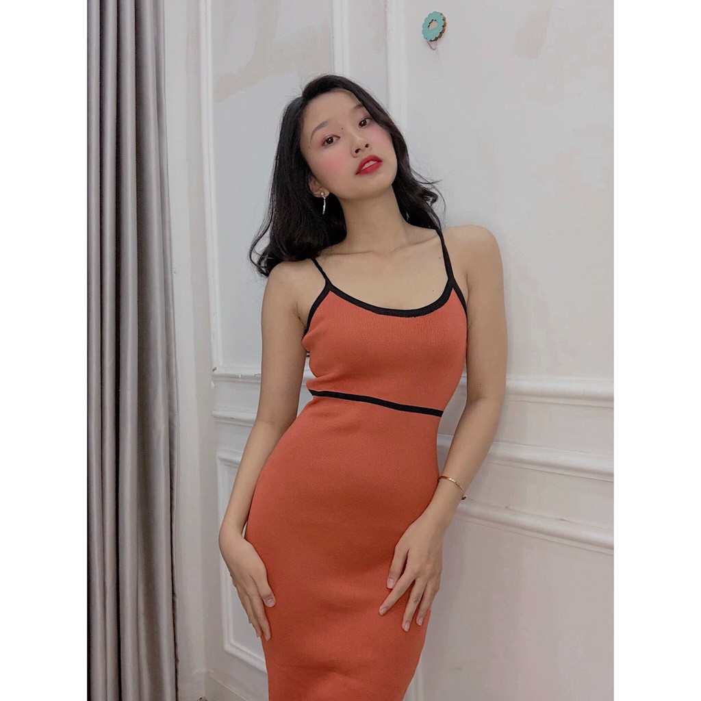 Đầm len body. Hàng nhập Quảng Châu . KÈm hình chụp thật 100%. Size dưới 54kg vừa. Mua nhanh kẻo hết nha