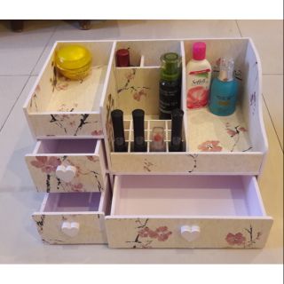 Kệ mỹ phẩm max