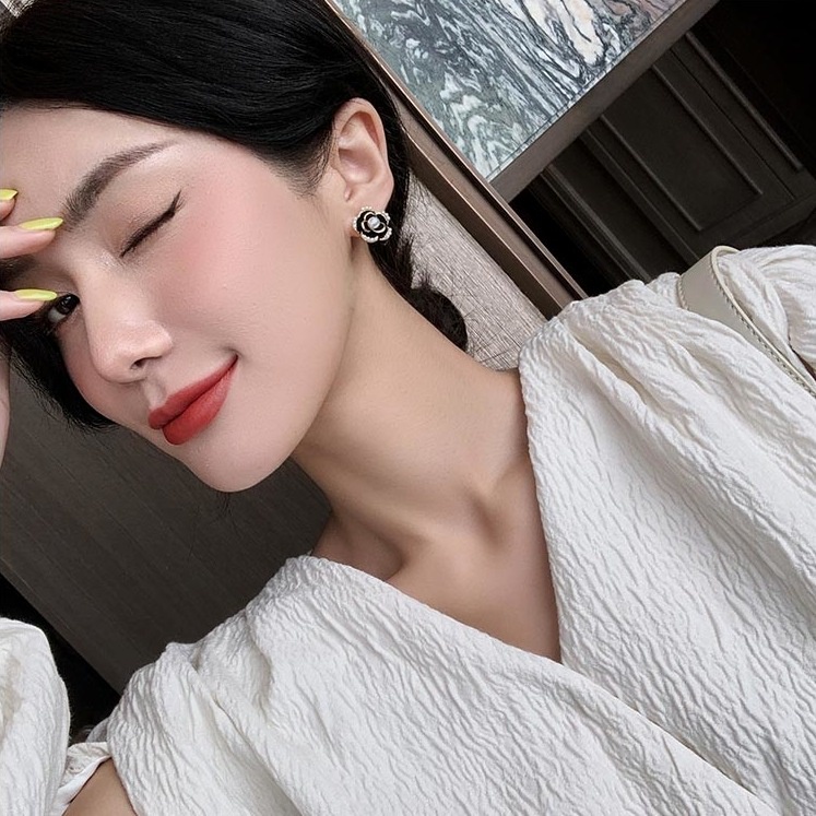 Bông tai nữ khuyên nữ hoa hồng đen thanh lịch sang trọng khuyên nụ đi tiệc đơn giản BT85