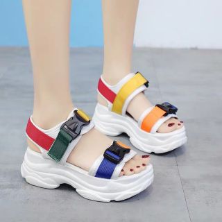 Sandal độn đế sắc màu mới