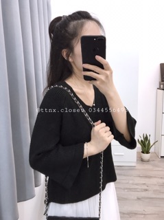Áo len cổ tim tay xoè
