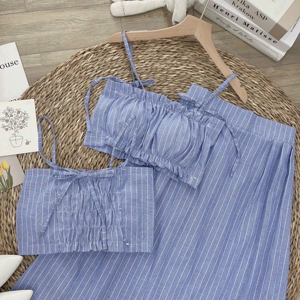 Bộ 2 dây đi biển kẻ xanh  gồm áo cúp ngực và chân  váy dài,  Bộ đồ áo cúp ngực và chân váy đi biển màu kẻ xanh