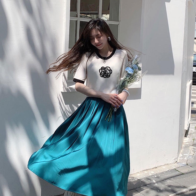 Áo sweater Dệt Kim Tay Ngắn Cổ Tròn Thêu Hình Hoa Trà Viền Màu Sắc Tương Phản Thời Trang Cho Nữ