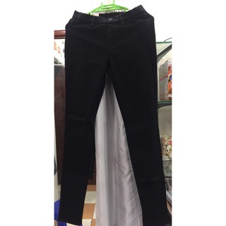 Quần nữ dáng ôm Uniqlo