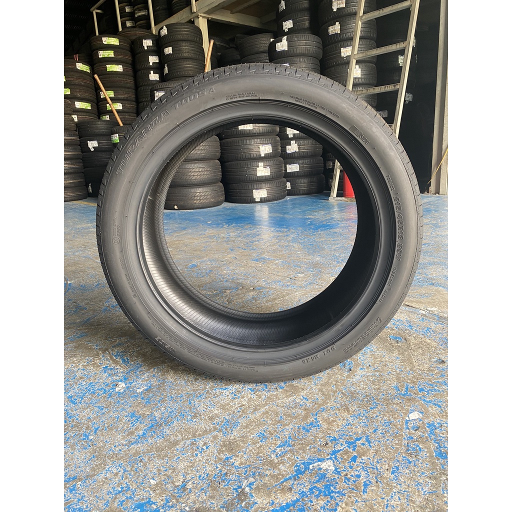 Lốp Bridgestone 215/45R18 T005