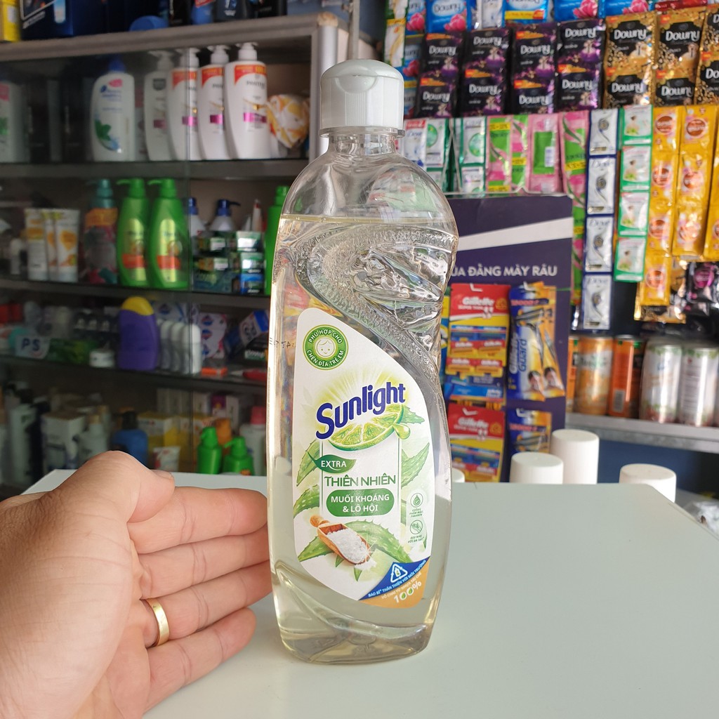 NƯỚC RỬA CHÉN BÁT SUNLIGHT - THIÊN NHIÊN / CHANH CHAI 386ML